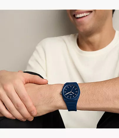 Everett 42mm Three-Hand Navy Silicone Watch